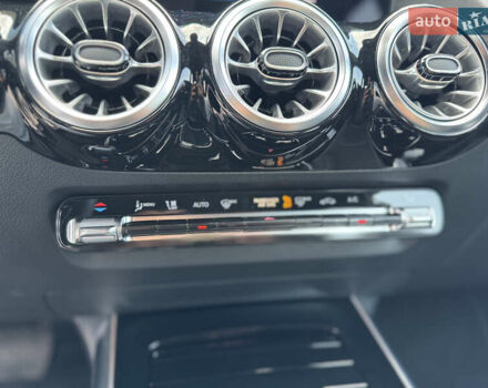 Белый Мерседес EQA, объемом двигателя 0 л и пробегом 3 тыс. км за 34499 $, фото 44 на Automoto.ua