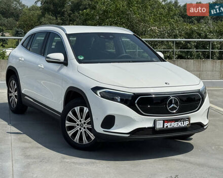 Белый Мерседес EQA, объемом двигателя 0 л и пробегом 3 тыс. км за 34499 $, фото 5 на Automoto.ua