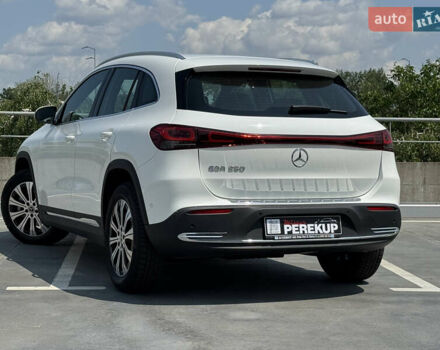 Белый Мерседес EQA, объемом двигателя 0 л и пробегом 3 тыс. км за 34499 $, фото 17 на Automoto.ua