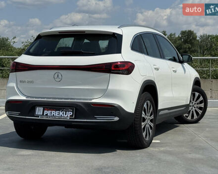 Белый Мерседес EQA, объемом двигателя 0 л и пробегом 3 тыс. км за 34499 $, фото 21 на Automoto.ua