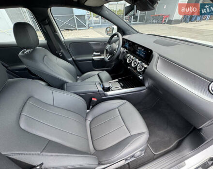 Белый Мерседес EQA, объемом двигателя 0 л и пробегом 3 тыс. км за 34499 $, фото 58 на Automoto.ua