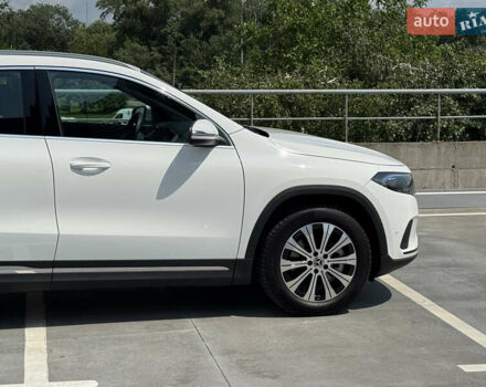 Белый Мерседес EQA, объемом двигателя 0 л и пробегом 3 тыс. км за 34499 $, фото 26 на Automoto.ua
