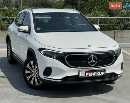 Белый Мерседес EQA, объемом двигателя 0 л и пробегом 3 тыс. км за 34499 $, фото 3 на Automoto.ua