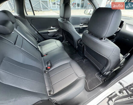 Белый Мерседес EQA, объемом двигателя 0 л и пробегом 3 тыс. км за 34499 $, фото 52 на Automoto.ua