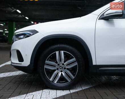 Белый Мерседес EQA, объемом двигателя 0 л и пробегом 12 тыс. км за 29500 $, фото 11 на Automoto.ua