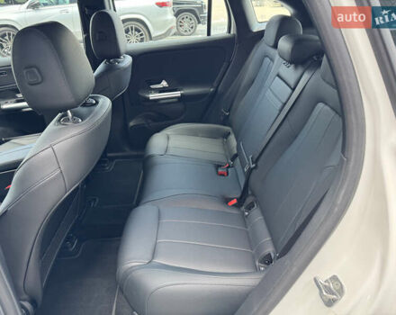 Белый Мерседес EQA, объемом двигателя 0 л и пробегом 3 тыс. км за 34499 $, фото 46 на Automoto.ua