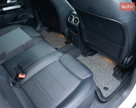 Белый Мерседес EQA, объемом двигателя 0 л и пробегом 12 тыс. км за 29500 $, фото 26 на Automoto.ua