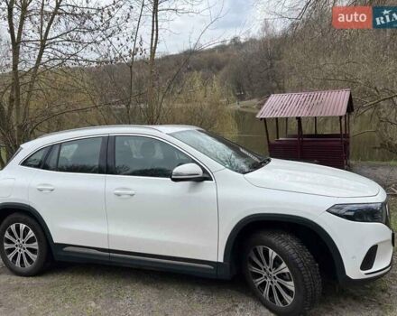Белый Мерседес EQA, объемом двигателя 0 л и пробегом 2 тыс. км за 35000 $, фото 4 на Automoto.ua