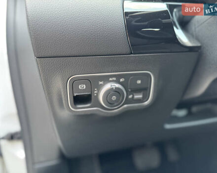 Белый Мерседес EQA, объемом двигателя 0 л и пробегом 3 тыс. км за 34499 $, фото 33 на Automoto.ua