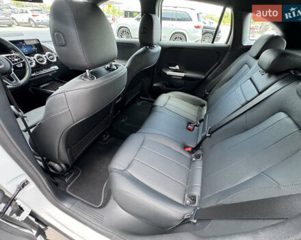 Белый Мерседес EQA, объемом двигателя 0 л и пробегом 3 тыс. км за 34499 $, фото 48 на Automoto.ua