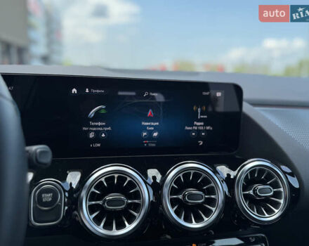 Белый Мерседес EQA, объемом двигателя 0 л и пробегом 3 тыс. км за 34499 $, фото 41 на Automoto.ua