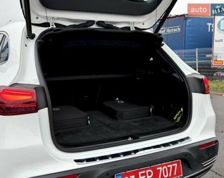 Белый Мерседес EQA, объемом двигателя 0 л и пробегом 19 тыс. км за 34400 $, фото 19 на Automoto.ua