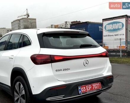 Белый Мерседес EQA, объемом двигателя 0 л и пробегом 19 тыс. км за 34400 $, фото 13 на Automoto.ua