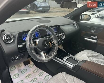 Белый Мерседес EQA, объемом двигателя 0 л и пробегом 1 тыс. км за 34999 $, фото 6 на Automoto.ua