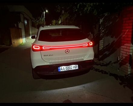 Мерседес EQA 2022 у Києві на Automoto.ua Білий Мерседес EQA, об'ємом двигуна 0 л та пробігом 20 тис. км за 40000 $, фото 2 на Automoto.ua