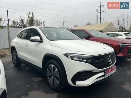 Белый Мерседес EQA, объемом двигателя 0 л и пробегом 1 тыс. км за 34999 $, фото 1 на Automoto.ua