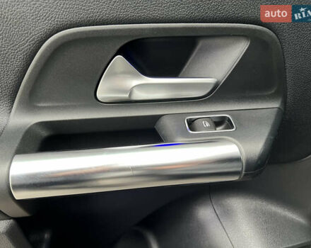 Черный Мерседес EQA, объемом двигателя 0 л и пробегом 123 тыс. км за 26000 $, фото 25 на Automoto.ua