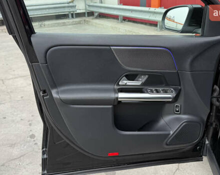 Черный Мерседес EQA, объемом двигателя 0 л и пробегом 123 тыс. км за 26000 $, фото 20 на Automoto.ua