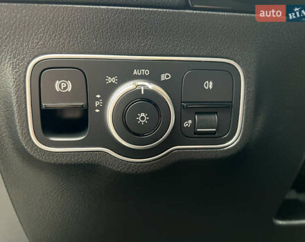 Черный Мерседес EQA, объемом двигателя 0 л и пробегом 123 тыс. км за 26000 $, фото 12 на Automoto.ua