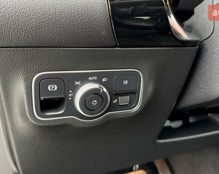 Черный Мерседес EQA, объемом двигателя 0 л и пробегом 123 тыс. км за 26000 $, фото 28 на Automoto.ua