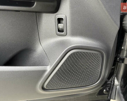 Черный Мерседес EQA, объемом двигателя 0 л и пробегом 123 тыс. км за 26000 $, фото 23 на Automoto.ua