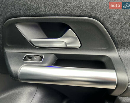 Черный Мерседес EQA, объемом двигателя 0 л и пробегом 123 тыс. км за 26000 $, фото 29 на Automoto.ua