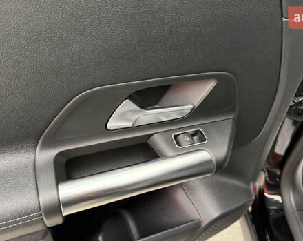 Черный Мерседес EQA, объемом двигателя 0 л и пробегом 123 тыс. км за 26000 $, фото 45 на Automoto.ua