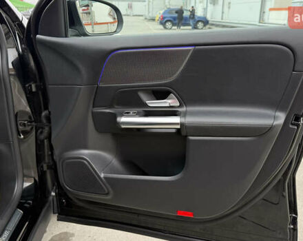 Черный Мерседес EQA, объемом двигателя 0 л и пробегом 123 тыс. км за 26000 $, фото 59 на Automoto.ua