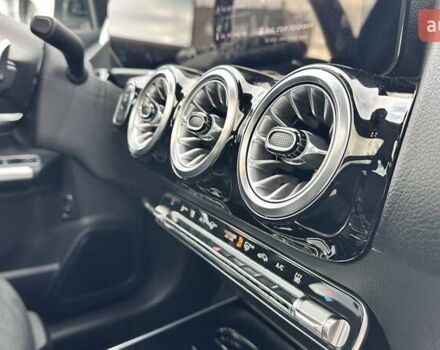 Чорний Мерседес EQA, об'ємом двигуна 0 л та пробігом 38 тис. км за 33300 $, фото 27 на Automoto.ua