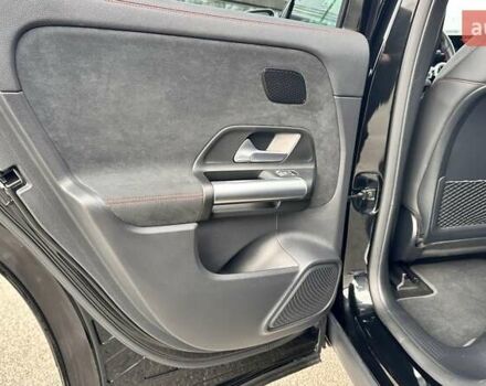 Чорний Мерседес EQA, об'ємом двигуна 0 л та пробігом 38 тис. км за 33300 $, фото 24 на Automoto.ua