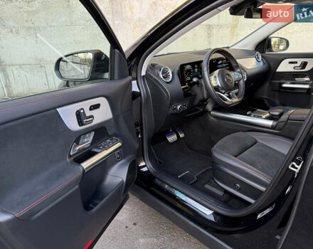 Черный Мерседес EQA, объемом двигателя 0 л и пробегом 35 тыс. км за 33500 $, фото 51 на Automoto.ua