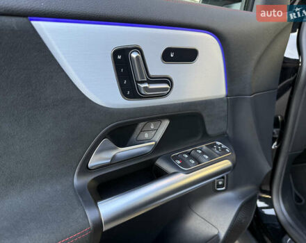 Черный Мерседес EQA, объемом двигателя 0 л и пробегом 35 тыс. км за 33500 $, фото 53 на Automoto.ua