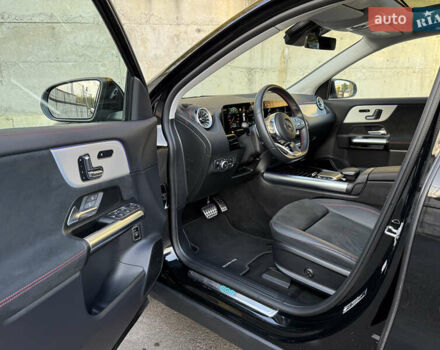 Черный Мерседес EQA, объемом двигателя 0 л и пробегом 35 тыс. км за 33500 $, фото 52 на Automoto.ua