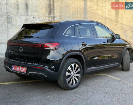 Черный Мерседес EQA, объемом двигателя 0 л и пробегом 35 тыс. км за 33500 $, фото 4 на Automoto.ua