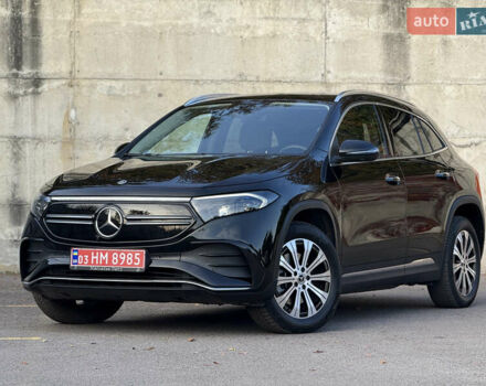 Черный Мерседес EQA, объемом двигателя 0 л и пробегом 35 тыс. км за 33500 $, фото 1 на Automoto.ua