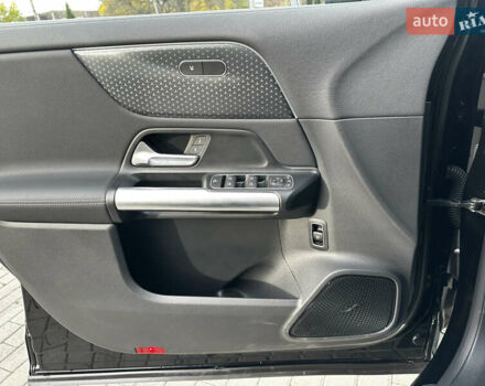 Черный Мерседес EQA, объемом двигателя 0 л и пробегом 11 тыс. км за 33800 $, фото 21 на Automoto.ua