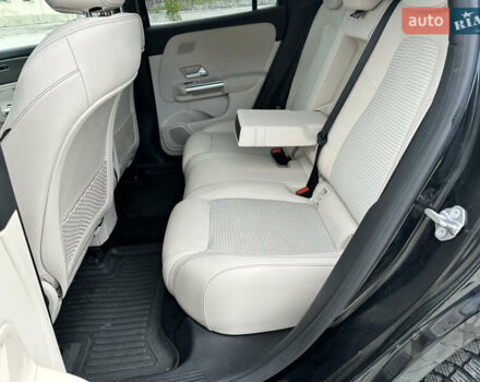 Мерседес EQA, объемом двигателя 0 л и пробегом 25 тыс. км за 28900 $, фото 38 на Automoto.ua