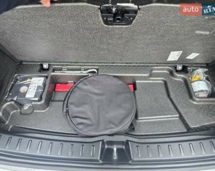 Сірий Мерседес EQA, об'ємом двигуна 0 л та пробігом 93 тис. км за 28500 $, фото 20 на Automoto.ua