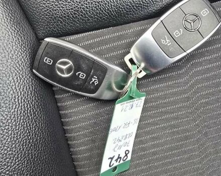 Сірий Мерседес EQA, об'ємом двигуна 0 л та пробігом 93 тис. км за 28500 $, фото 30 на Automoto.ua