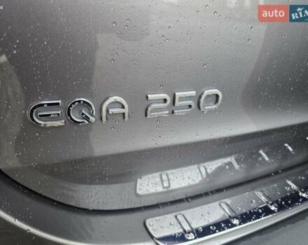 Сірий Мерседес EQA, об'ємом двигуна 0 л та пробігом 93 тис. км за 28500 $, фото 7 на Automoto.ua