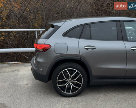 Серый Мерседес EQA, объемом двигателя 0 л и пробегом 93 тыс. км за 32900 $, фото 4 на Automoto.ua