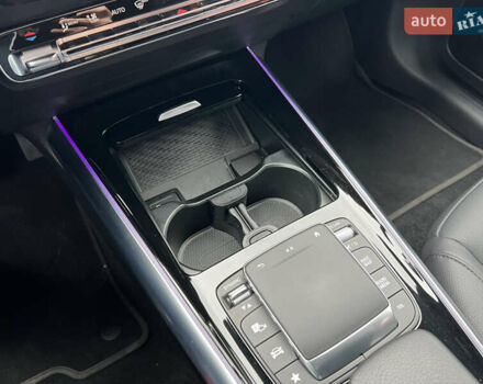 Серый Мерседес EQA, объемом двигателя 0 л и пробегом 25 тыс. км за 32000 $, фото 34 на Automoto.ua