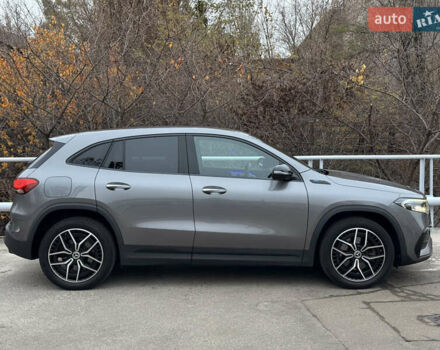 Серый Мерседес EQA, объемом двигателя 0 л и пробегом 93 тыс. км за 32900 $, фото 3 на Automoto.ua