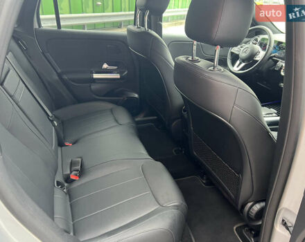 Серый Мерседес EQA, объемом двигателя 0 л и пробегом 25 тыс. км за 32000 $, фото 46 на Automoto.ua