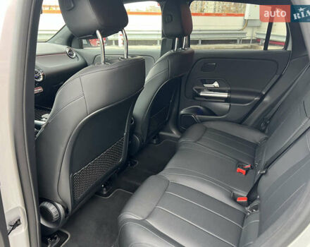 Серый Мерседес EQA, объемом двигателя 0 л и пробегом 25 тыс. км за 32000 $, фото 50 на Automoto.ua