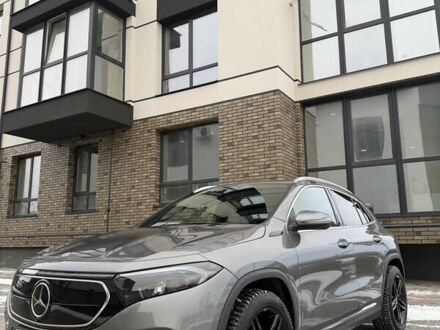 Серый Мерседес EQA, объемом двигателя 0 л и пробегом 95 тыс. км за 30999 $, фото 1 на Automoto.ua