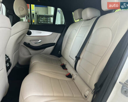 Білий Мерседес EQC, об'ємом двигуна 0 л та пробігом 34 тис. км за 31999 $, фото 12 на Automoto.ua