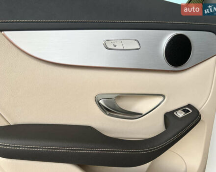 Білий Мерседес EQC, об'ємом двигуна 0 л та пробігом 34 тис. км за 31999 $, фото 26 на Automoto.ua