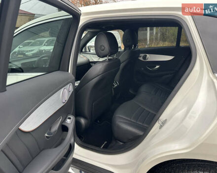 Белый Мерседес EQC, объемом двигателя 0 л и пробегом 140 тыс. км за 32800 $, фото 19 на Automoto.ua