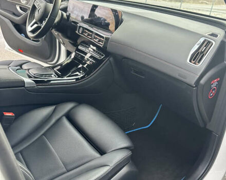 Белый Мерседес EQC, объемом двигателя 0 л и пробегом 51 тыс. км за 32500 $, фото 41 на Automoto.ua